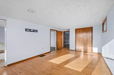 Bedroom - 300 Summit Ln, Noel, MO 64854 photo 1 of 2