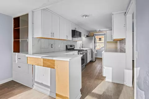 Kitchen - 300 Summit Ln, Noel, MO 64854 photo 1 of 2