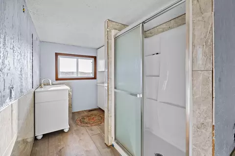 Bath - 300 Summit Ln, Noel, MO 64854 photo 1 of 4