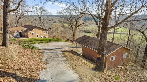 Exterior - 300 Summit Ln, Noel, MO 64854 photo 3 of 9