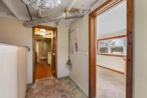 Entry Way - 300 Summit Ln, Noel, MO 64854 photo 1 of 2