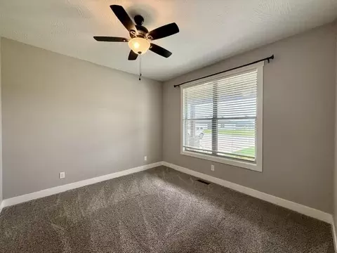 Bedroom - 1165 W Gaslight Dr, Springfield, MO 65810 photo 5 of 11