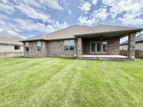 Exterior - 1165 W Gaslight Dr, Springfield, MO 65810 photo 3 of 4