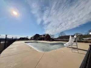 Exterior - 1165 W Gaslight Dr, Springfield, MO 65810 photo 4 of 4