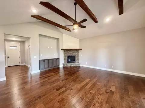 Living - 1165 W Gaslight Dr, Springfield, MO 65810 photo 2 of 4