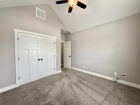 Bedroom - 1165 W Gaslight Dr, Springfield, MO 65810 photo 10 of 11