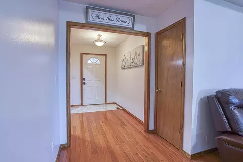Entry Way - 2504 E Verona St, Springfield, MO 65804 photo 1 of 1