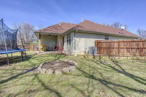 Exterior - 2504 E Verona St, Springfield, MO 65804 photo 3 of 3