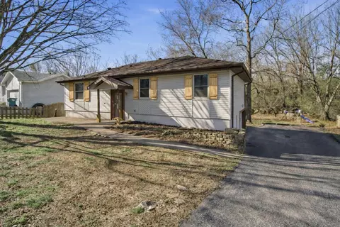 957 S Mission Ave, Springfield, MO 65809