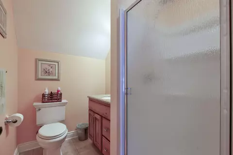 Bath - 27284 Cimarron Dr, Eagle Rock, MO 65641 photo 3 of 5