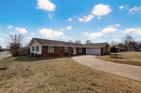 1308 W Swan St, Springfield, MO 65807 photo 2