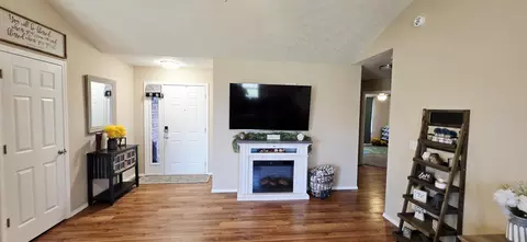 765 Aspen St, Marshfield, MO 65706 photo 4