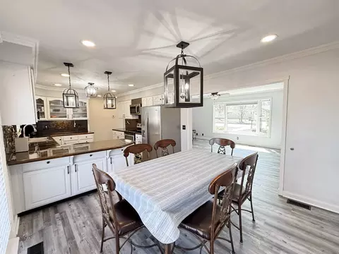 Dining - 2004 N Lynn St, Nevada, MO 64772 photo 2 of 4