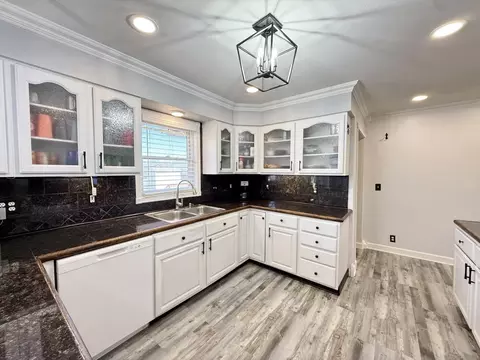 Kitchen - 2004 N Lynn St, Nevada, MO 64772 photo 3 of 6