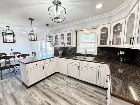 Kitchen - 2004 N Lynn St, Nevada, MO 64772 photo 1 of 6