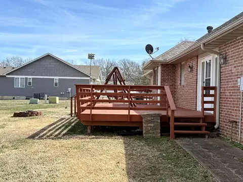 Exterior - 2004 N Lynn St, Nevada, MO 64772 photo 6 of 7