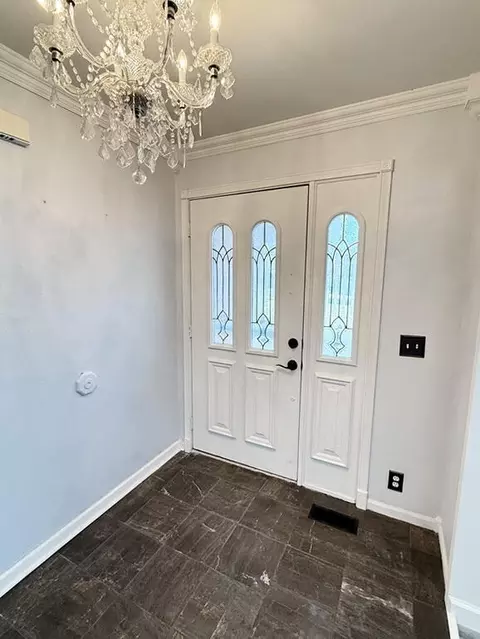 Entry Way - 2004 N Lynn St, Nevada, MO 64772 photo 1 of 3