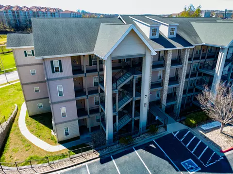 310 S Wildwood Drive Bld 7 Unit Dr #1, Branson, MO 65616