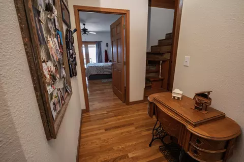 Entry Way - 24352 State Highway Ee, Aurora, MO 65605 photo 6 of 9