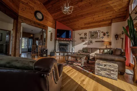 Living - 24352 State Highway Ee, Aurora, MO 65605 photo 1 of 6