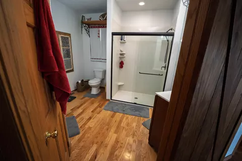 Bath - 24352 State Highway Ee, Aurora, MO 65605 photo 2 of 4