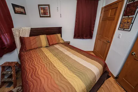 Bedroom - 24352 State Highway Ee, Aurora, MO 65605 photo 2 of 5
