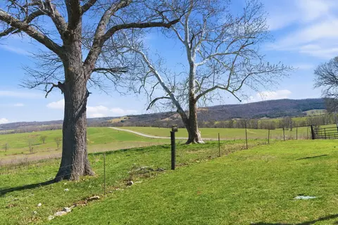 Exterior - 24352 State Highway Ee, Aurora, MO 65605 photo 5 of 16