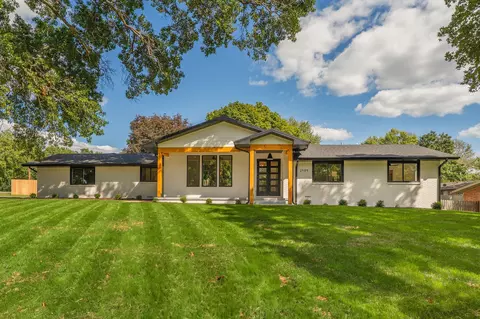 2404 S Cedarbrook Ave, Springfield, MO 65804