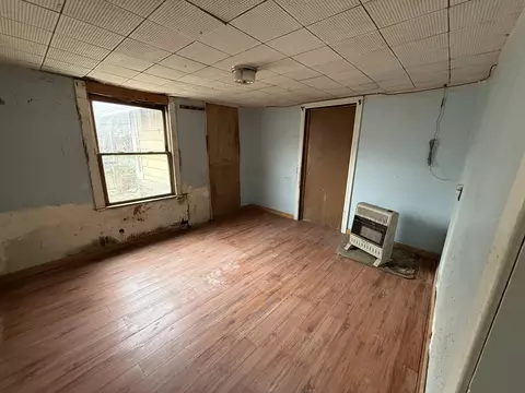 Bedroom - 2805 W Olive St, Springfield, MO 65802 photo 2 of 3
