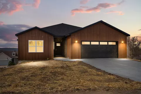 157 S Shining Mountain Dr, Cape Fair, MO 65624