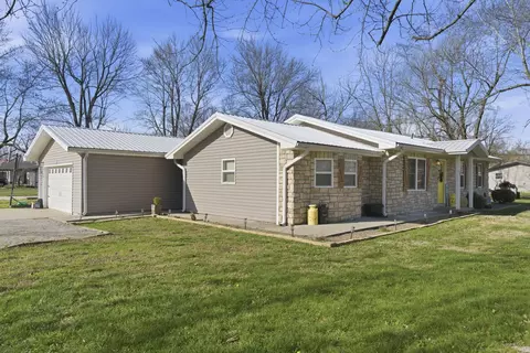 720 E Burford St, Marshfield, MO 65706 photo 2