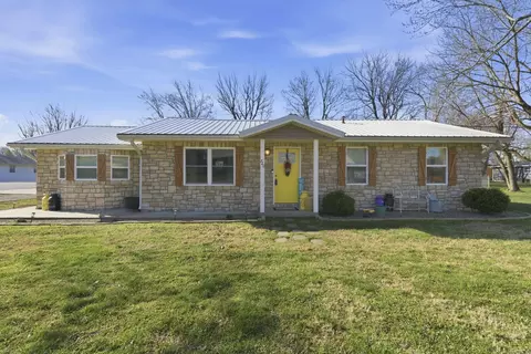 720 E Burford St, Marshfield, MO 65706