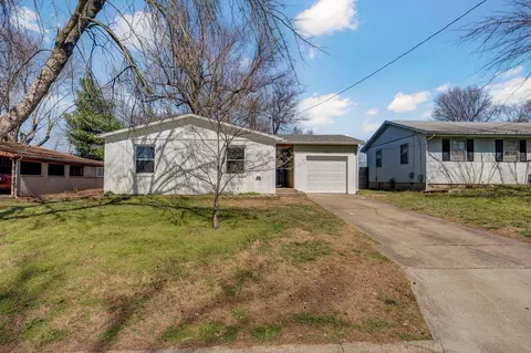 1017 E Mcclernon St, Springfield, MO 65803