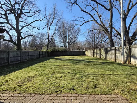 1428 E Portland St, Springfield, MO 65804 photo 11