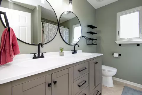 Bath - 4410 N 8th St, Ozark, MO 65721 photo 3 of 3