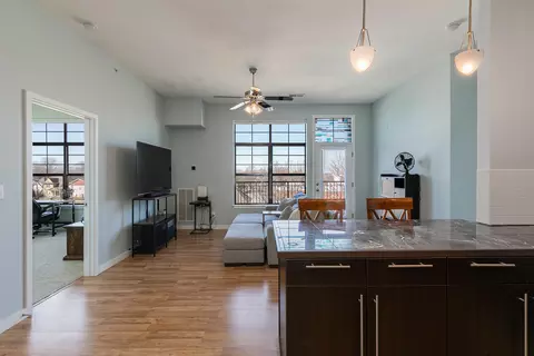 623 W Walnut St #408, Springfield, MO 65806