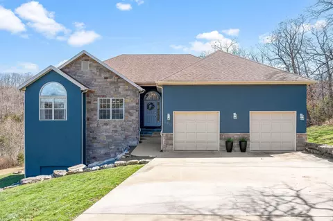 260 Gabby Ln, Walnut Shade, MO 65771