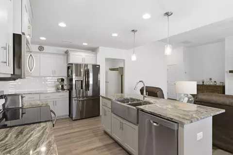 Kitchen - 685 W Butterfield Dr, Nixa, MO 65714 photo 3 of 4