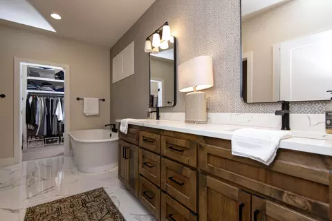 Bath - 3717 E Hutcheson Ave, Springfield, MO 65802 photo 1 of 2