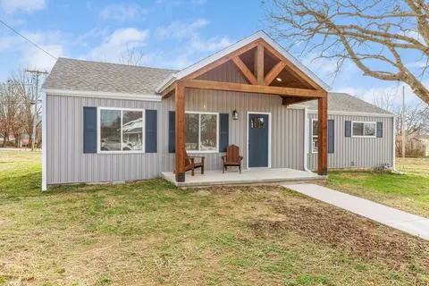 509 E Walker St, Ash Grove, MO 65604 photo 1