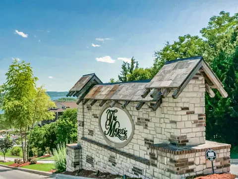 200 Majestic Dr #207, Branson, MO 65616