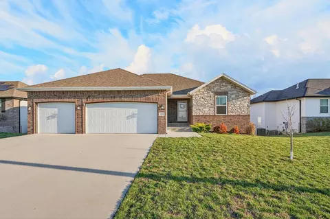 2781 E Bradford St, Republic, MO 65738