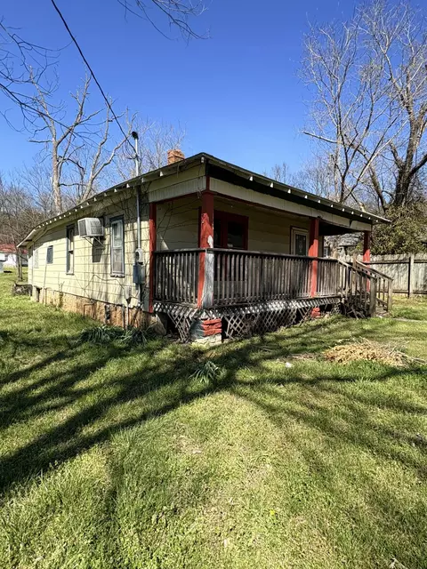 107 S Beeman St, Pineville, MO 64856 photo 5