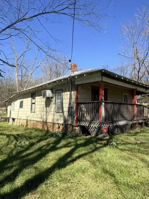 107 S Beeman St, Pineville, MO 64856 photo 4
