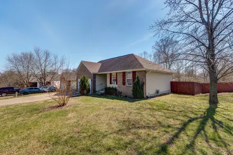 602 Oak Leaf Ct, Nixa, MO 65714 photo 2