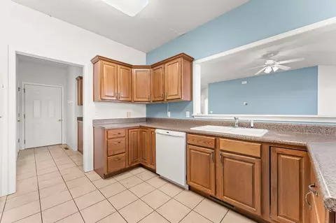 Kitchen - 511 Cozy Ln, Branson, MO 65616 photo 3 of 4