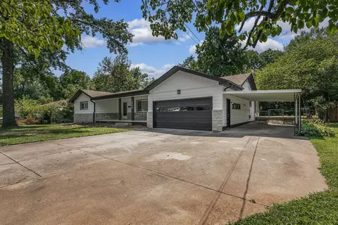 1845 S Link Ave, Springfield, MO 65804 photo 2