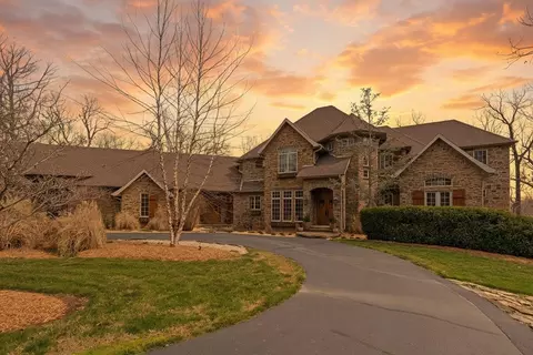 2332 N Farm Road 231, Strafford, MO 65757