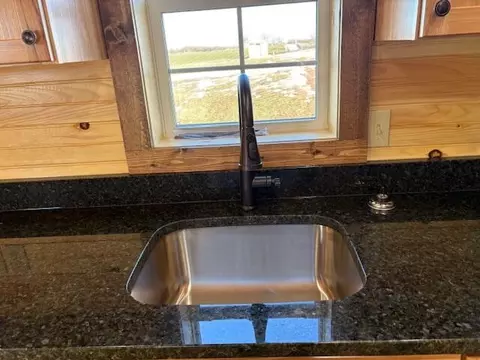 Kitchen - 20008 Lawrence 2175, Aurora, MO 65605 photo 3 of 3