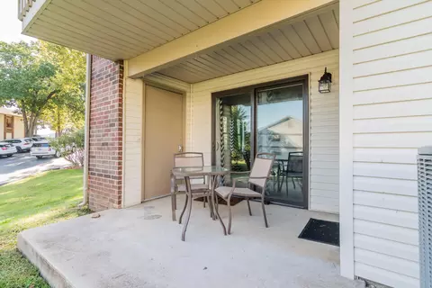 Exterior - 123 Bunker Ridge Dr #4, Branson, MO 65616 photo 2 of 9